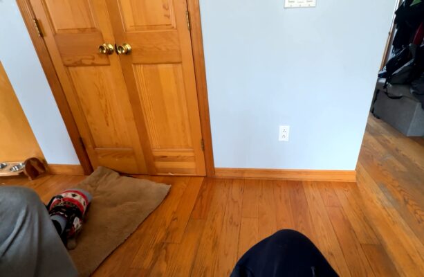 Scoot OToole door knock 0424